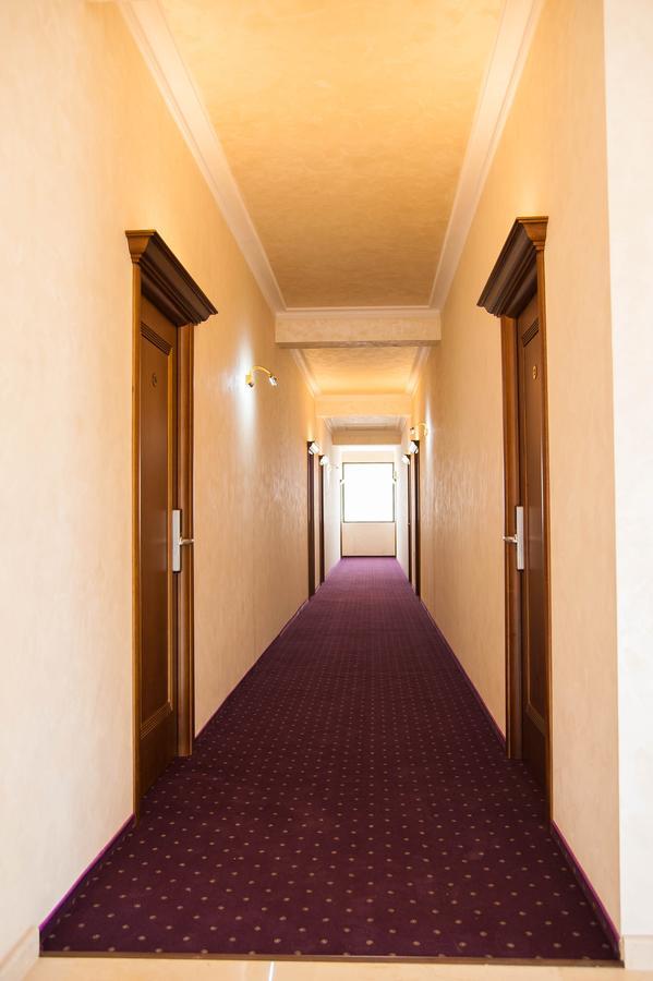 Le Mer Afumati Exterior photo